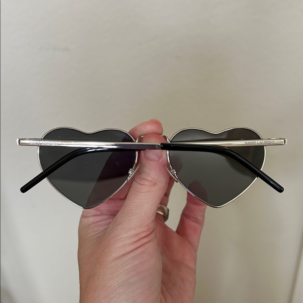 Saint Laurent SL 301 Loulou Heart-Shape Sunglasses Gold Frame Black/Gradient Len - Picture 5 of 17
